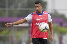 Durante o treino desta manh no CT Joaquim Grava, zona leste da cidade. O prximo jogo da equipe ser domingo, 19,30hs