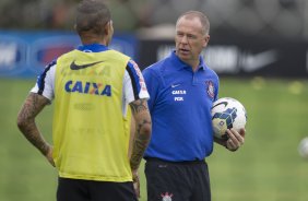 Durante o treino desta manh no CT Joaquim Grava, zona leste da cidade. O prximo jogo da equipe ser domingo, 19,30hs
