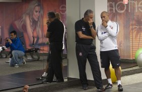 Jogadores durante treino esta manh em uma academia na cidade de Fort Lauderlale. O prximo jogo da equipe ser dia 15/01no torneio internacional, em Orlando/EUA, contra o Colonia da Alemanha