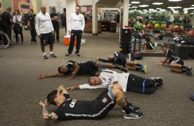 Jogadores durante treino esta manh em uma academia na cidade de Fort Lauderlale. O prximo jogo da equipe ser dia 15/01no torneio internacional, em Orlando/EUA, contra o Colonia da Alemanha
