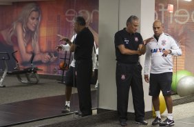 Jogadores durante treino esta manh em uma academia na cidade de Fort Lauderlale. O prximo jogo da equipe ser dia 15/01no torneio internacional, em Orlando/EUA, contra o Colonia da Alemanha