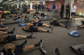 Jogadores durante treino esta manh em uma academia na cidade de Fort Lauderlale. O prximo jogo da equipe ser dia 15/01no torneio internacional, em Orlando/EUA, contra o Colonia da Alemanha