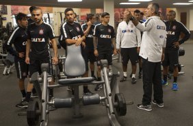 Jogadores durante treino esta manh em uma academia na cidade de Fort Lauderlale. O prximo jogo da equipe ser dia 15/01no torneio internacional, em Orlando/EUA, contra o Colonia da Alemanha