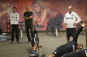 Jogadores durante treino esta manh em uma academia na cidade de Fort Lauderlale. O prximo jogo da equipe ser dia 15/01no torneio internacional, em Orlando/EUA, contra o Colonia da Alemanha