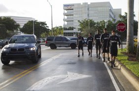 Jogadores durante treino esta manh em uma academia na cidade de Fort Lauderlale. O prximo jogo da equipe ser dia 15/01no torneio internacional, em Orlando/EUA, contra o Colonia da Alemanha