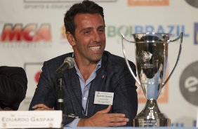 O gerente de futebol Edu Gaspar participa de conferencia de imprensa para apresentao do Florida Cup 2015, antes do treino desta tarde na cidade de Orlando/EUA. O prximo jogo da equipe ser amanh, dia 15/01, no Florida Cup, em Orlando/EUA, contra o Colonia da Alemanha