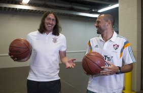 Cassio participa de evento da NBA - National Basketball League - no Amway Center na cidade de Orlando, ao lado do torcedor Ricardo Ramos, aps o treino desta tarde na cidade de Orlando/EUA. O prximo jogo da equipe ser amanh, dia 15/01,no ESPN Wide World of Sports Complex, pelo Florida Cup, em Orlando/EUA, contra o Colonia da Alemanha