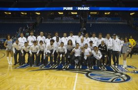 Cassio participa de evento da NBA - National Basketball League - no Amway Center na cidade de Orlando, ao lado do torcedor Ricardo Ramos, aps o treino desta tarde na cidade de Orlando/EUA. O prximo jogo da equipe ser amanh, dia 15/01,no ESPN Wide World of Sports Complex, pelo Florida Cup, em Orlando/EUA, contra o Colonia da Alemanha