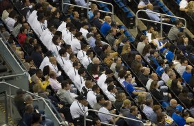 Cassio participa de evento da NBA - National Basketball League - no Amway Center na cidade de Orlando, ao lado do torcedor Ricardo Ramos, aps o treino desta tarde na cidade de Orlando/EUA. O prximo jogo da equipe ser amanh, dia 15/01,no ESPN Wide World of Sports Complex, pelo Florida Cup, em Orlando/EUA, contra o Colonia da Alemanha