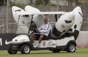 Durante o treino desta manh no CT Joaquim Grava, zona leste da cidade. O prximo jogo da equipe ser contra o Corinthian Casuals, da Inglaterra, sbado, dia 24/01, na Arena Corinthians, em homenagem ao co-irmo