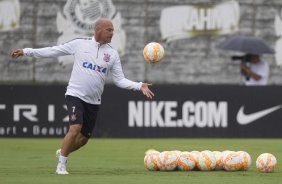 Durante o treino desta manh no CT Joaquim Grava, zona leste da cidade. O prximo jogo da equipe ser quarta-feira, dia 04/02, contra o Once Caldas/Colmbia, na Arena Corinthians, jogo de ida da Pr Libertadores de 2015