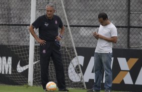 Durante o treino desta manh no CT Joaquim Grava, zona leste da cidade. O prximo jogo da equipe ser quarta-feira, dia 04/02, contra o Once Caldas/Colmbia, na Arena Corinthians, jogo de ida da Pr Libertadores de 2015