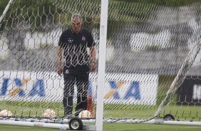 Durante o treino desta manh no CT Joaquim Grava, zona leste da cidade. O prximo jogo da equipe ser quarta-feira, dia 04/02, contra o Once Caldas/Colmbia, na Arena Corinthians, jogo de ida da Pr Libertadores de 2015