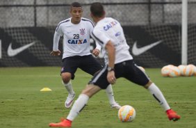 Durante o treino desta manh no CT Joaquim Grava, zona leste da cidade. O prximo jogo da equipe ser quarta-feira, dia 04/02, contra o Once Caldas/Colmbia, na Arena Corinthians, jogo de ida da Pr Libertadores de 2015