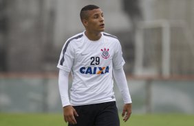 Durante o treino desta manh no CT Joaquim Grava, zona leste da cidade. O prximo jogo da equipe ser quarta-feira, dia 04/02, contra o Once Caldas/Colmbia, na Arena Corinthians, jogo de ida da Pr Libertadores de 2015