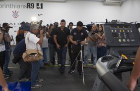 Inauguracao do Laboratorio R9 aps o treino desta manh no CT Joaquim Grava, zona leste da cidade. O prximo jogo da equipe ser quarta-feira, dia 04/02, contra o Once Caldas/Colmbia, na Arena Corinthians, jogo de ida da Pr Libertadores de 2015