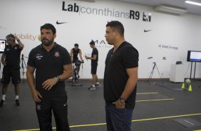 Inauguracao do Laboratorio R9 apôs o treino desta manhã no CT Joaquim Grava, zona leste da cidade. O próximo jogo da equipe será quarta-feira, dia 04/02, contra o Once Caldas/Colômbia, na Arena Corinthians, jogo de ida da Pré Libertadores de 2015