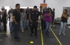 Inauguracao do Laboratorio R9 apôs o treino desta manhã no CT Joaquim Grava, zona leste da cidade. O próximo jogo da equipe será quarta-feira, dia 04/02, contra o Once Caldas/Colômbia, na Arena Corinthians, jogo de ida da Pré Libertadores de 2015