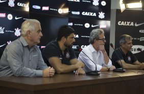 Inauguracao do Laboratorio R9 apôs o treino desta manhã no CT Joaquim Grava, zona leste da cidade. O próximo jogo da equipe será quarta-feira, dia 04/02, contra o Once Caldas/Colômbia, na Arena Corinthians, jogo de ida da Pré Libertadores de 2015
