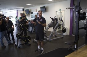 Inauguracao do Laboratorio R9 aps o treino desta manh no CT Joaquim Grava, zona leste da cidade. O prximo jogo da equipe ser quarta-feira, dia 04/02, contra o Once Caldas/Colmbia, na Arena Corinthians, jogo de ida da Pr Libertadores de 2015