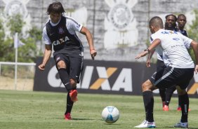 Durante o treino desta manh no CT Joaquim Grava, zona leste da cidade. O prximo jogo ser quarta-feira, dia 25/02 contra o Linense, no estdio Gilbertao., jogo adiado da 2 rodada do Campeonato Paulista de 2015