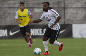 Durante o treino desta tarde no CT Joaquim Grava, zona leste da cidade. O prximo jogo ser amanh, quarta-feira, dia 25/02 contra o Linense, no estdio Gilbertao., jogo adiado da 2 rodada do Campeonato Paulista de 2015