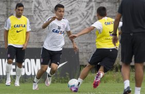 Durante o treino desta tarde no CT Joaquim Grava, zona leste da cidade. O prximo jogo ser amanh, quarta-feira, dia 25/02 contra o Linense, no estdio Gilbertao., jogo adiado da 2 rodada do Campeonato Paulista de 2015