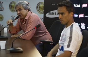 O diretor de futebol Sergio Janikian e o jogador Jadson concedem entrevista coletiva aps o treino desta tarde no CT Joaquim Grava, zona leste da cidade. O prximo jogo ser domingo, dia 01/03 contra o Mogi Mirim na Arena Corinthians, vlido pela 7 rodada do Campeonato Paulista de 2015