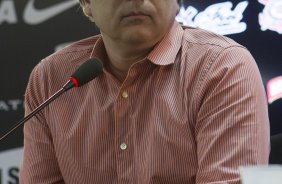 O diretor de futebol Sergio Janikian e o jogador Jadson concedem entrevista coletiva aps o treino desta tarde no CT Joaquim Grava, zona leste da cidade. O prximo jogo ser domingo, dia 01/03 contra o Mogi Mirim na Arena Corinthians, vlido pela 7 rodada do Campeonato Paulista de 2015