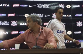O diretor de futebol Sergio Janikian e o jogador Jadson concedem entrevista coletiva aps o treino desta tarde no CT Joaquim Grava, zona leste da cidade. O prximo jogo ser domingo, dia 01/03 contra o Mogi Mirim na Arena Corinthians, vlido pela 7 rodada do Campeonato Paulista de 2015