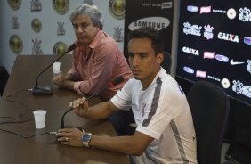 O diretor de futebol Sergio Janikian e o jogador Jadson concedem entrevista coletiva aps o treino desta tarde no CT Joaquim Grava, zona leste da cidade. O prximo jogo ser domingo, dia 01/03 contra o Mogi Mirim na Arena Corinthians, vlido pela 7 rodada do Campeonato Paulista de 2015