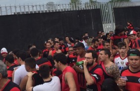 Corinthianos que foram ao jogo sozinhos enfrentaram hostilidades de horda flamenguista na entrada