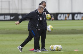 Oswaldo comandou treino da tarde