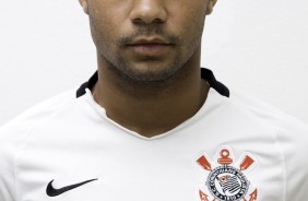 Lucas Minele (lateral-direito)