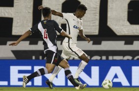 J preparando o chute em jogo contra o Vasco pela semifinal da Florida Cup