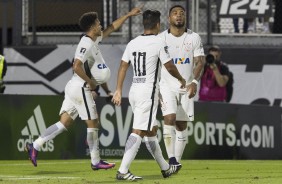 Marquinhos Gabriel, Guilherme e Kazim comemorando gol contra o Vasco pela Flrida Cup