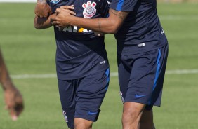 Abrao entre Vilson e Luidy durante o treino da tarde da Flrida Cup