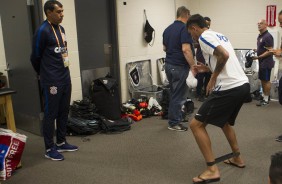 Fbio Carille e Camacho no vestirio antes do jogo contra o So Paulo na deciso da Flrida Cup