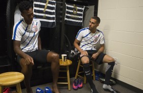 Jô e Gabriel no vestiário antes da decisão da Flórida Cup contra o São Paulo