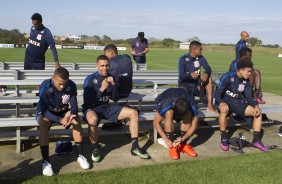Luidy, Gabriel e Marquinhos Gabriel sentados durante o treino da tarde da Flórida Cup 2017