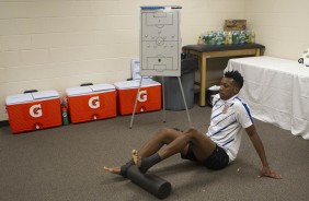 Moisés se aquecendo no vestiário antes da final contra o São Paulo pela Flórida Cup