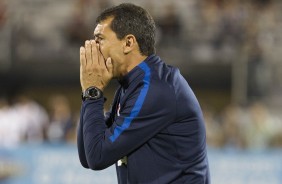 Fábio Carille gritando a beira de campo na final da Flórida Cup contra o São Paulo