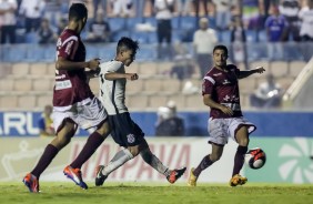 Fabrcio Oya chutando a bola contra a Juventus pela semifinal da Copinha 2017