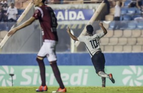 Fabrício Oya comemorando o gol contra a Juventus pela semifinal da Copinha 2017