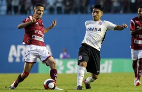 Fabrício Oya em jogada contra a Juventus pela semifinal da Copinha 2017