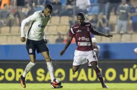 Luisinho em jogada contra a Juventus pela Copinha 2017