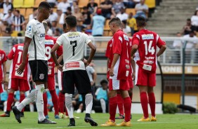 Jogadores comemoram o título da Copa São Paulo de futebol Jr