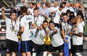 Jogadores comemoram o ttulo da Copa So Paulo de futebol Jr