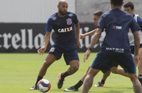 Fellipe Bastos no treino do Corinthians no CT Joaquim Grava