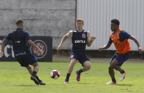 Marlone em ao no treino do Corinthians no CT Joaquim Grava